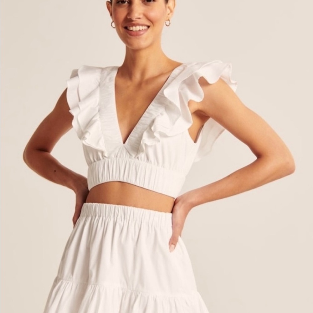 NWT Abercrombie Drama Collar Ruffle Poplin Top in White - Size Medium
